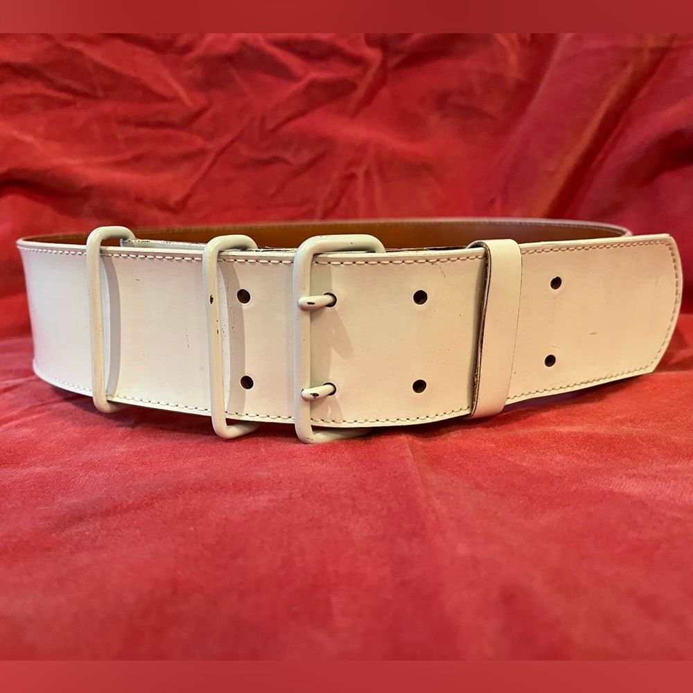 Vintage 80’s Esprit‎ white patent leather belt, 36”, excellent condition!